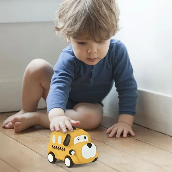 Coche de juguete Montessori de goma suave para bebé, juguete educativo de aprendizaje temprano para niños de 13 a 24 meses, regalo de cumpleaños 2